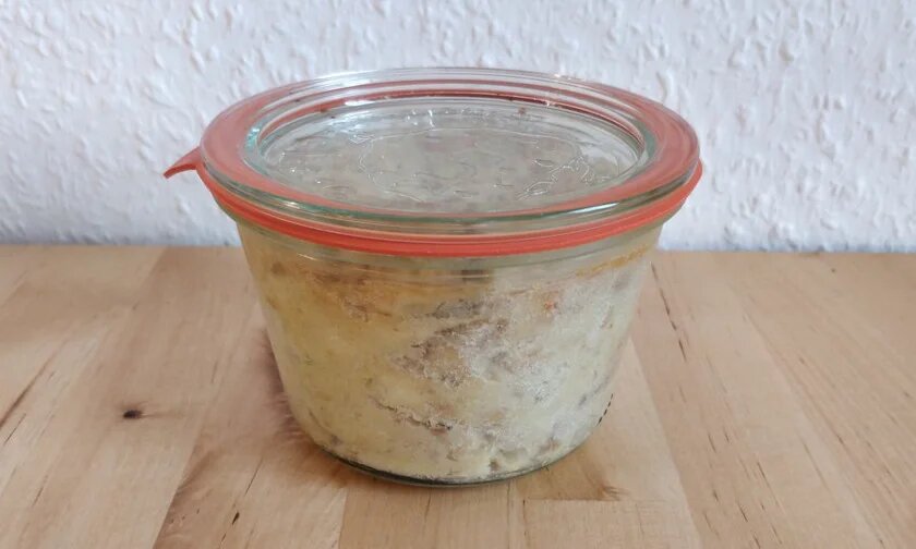 A
Semmelknödel in a glass jar.